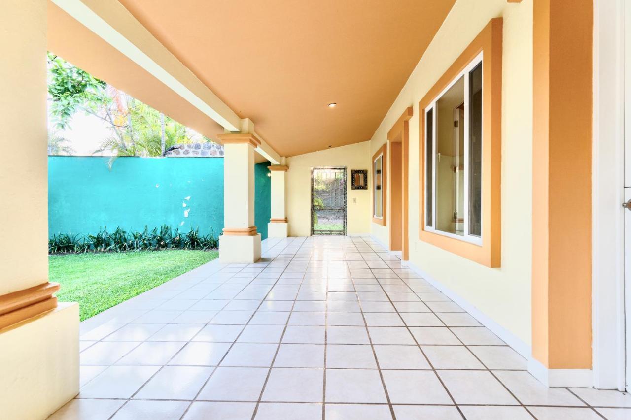 Casa Jardin-Lakeside Boutique Resort By Restavio Ajijic Exterior photo